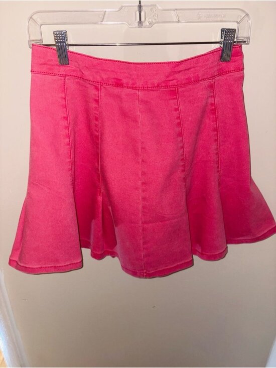 Dresses & Skirts - Pink Pleated Skirt